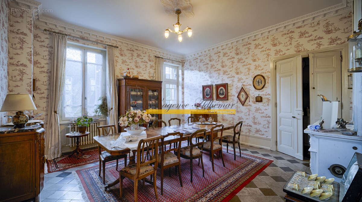 Maison à MONTELIMAR
