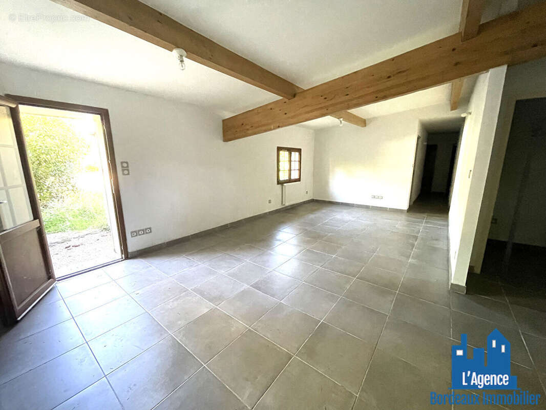 Maison à CAMBLANES-ET-MEYNAC