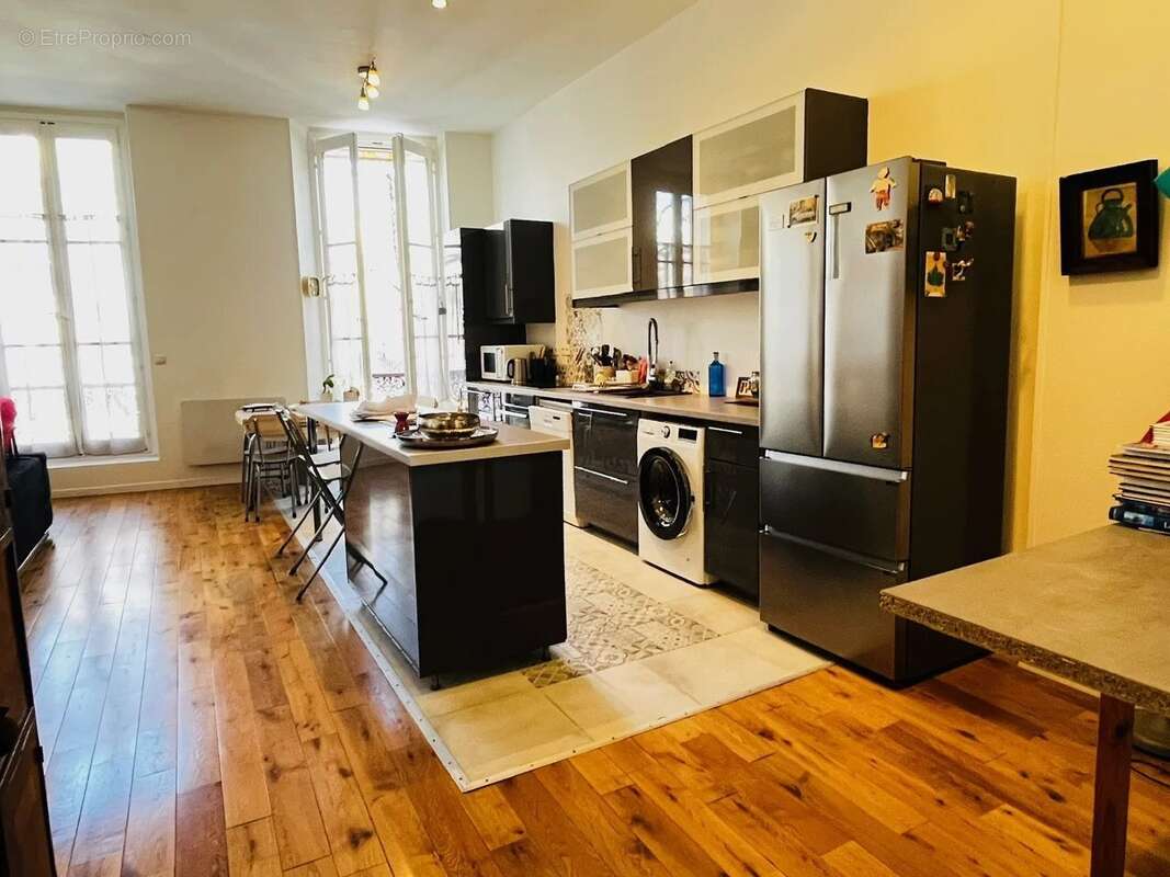 Appartement à MARSEILLE-1E