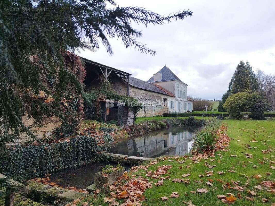 Maison à MIREBEAU