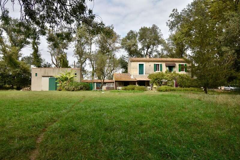 Maison à FONTVIEILLE