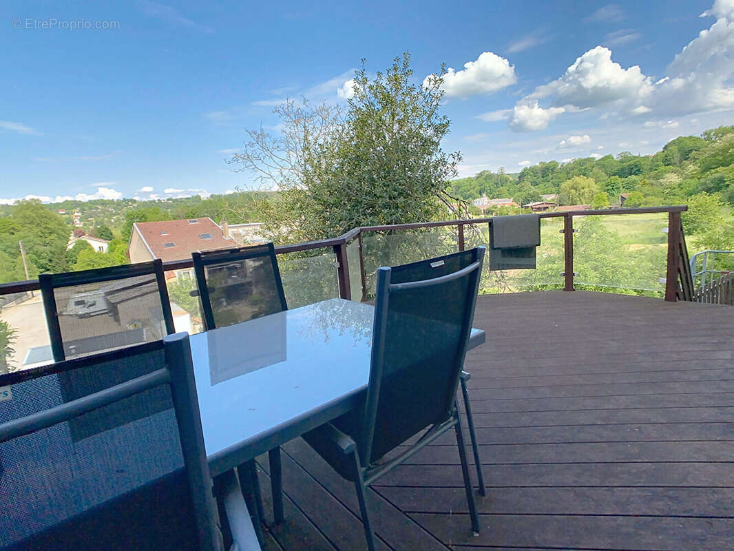 Maison à NEUFCHATEAU