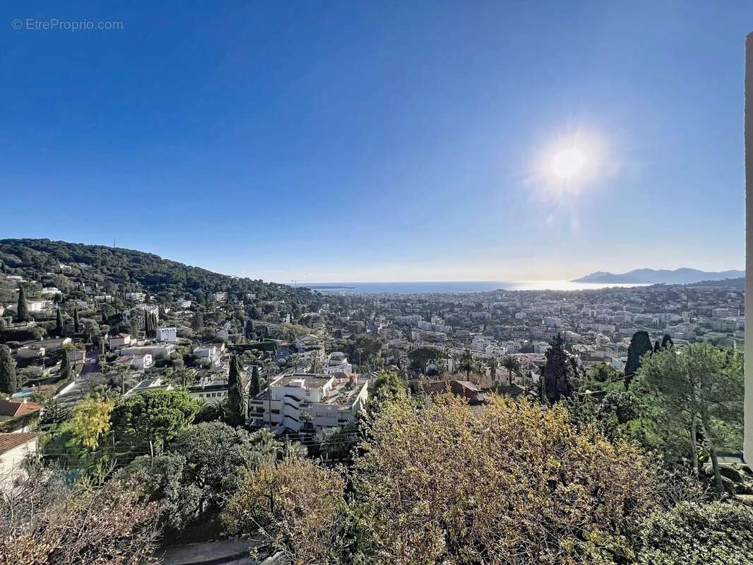 Appartement à LE CANNET