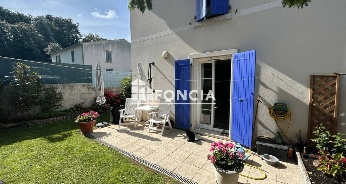 Appartement à SAINTES