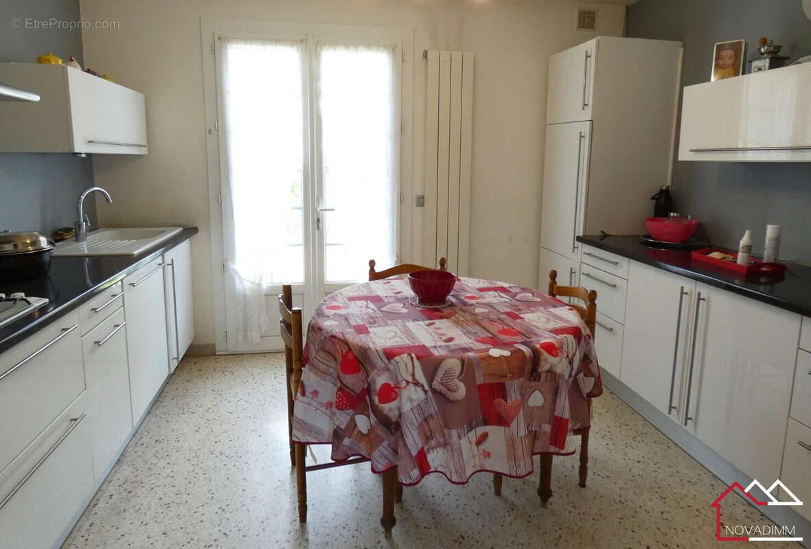 Maison à AGONAC