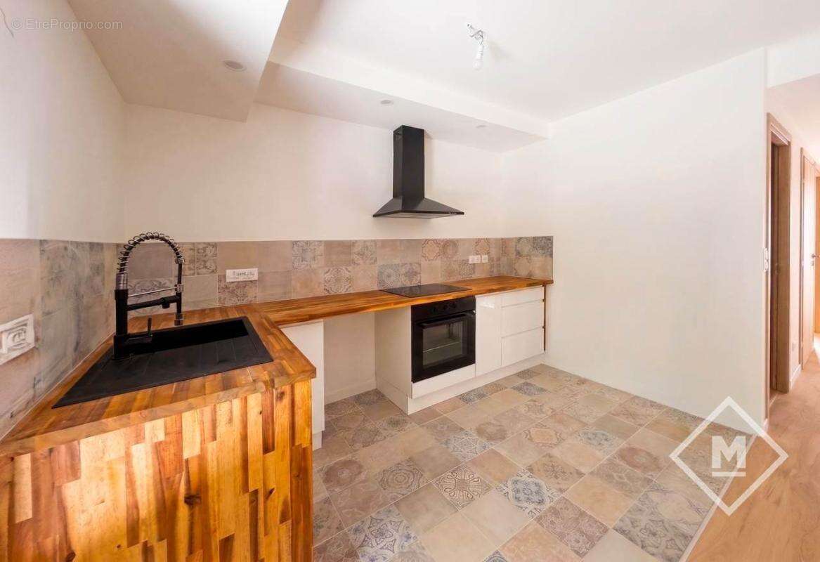 Appartement à MARSEILLE-4E