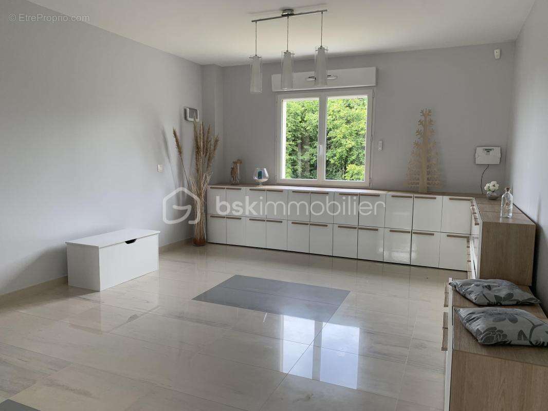 Maison à QUINCY-VOISINS