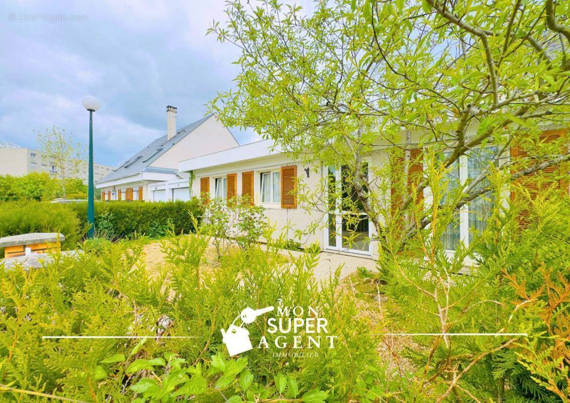 Maison à LE MEE-SUR-SEINE