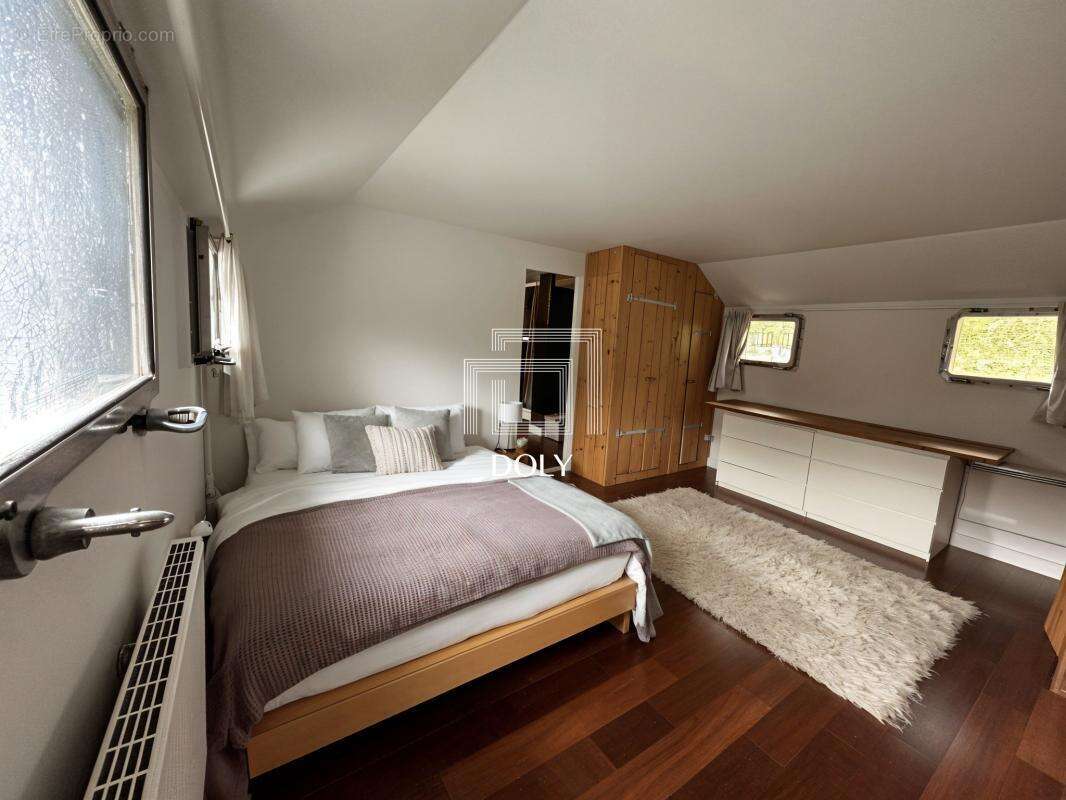 Appartement à VILLENEUVE-LA-GARENNE