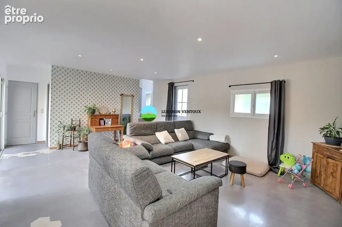 Maison de 150 m², terrasse, grand garage et vue exceptionnelle sur le Mont Ventoux. - photo 9