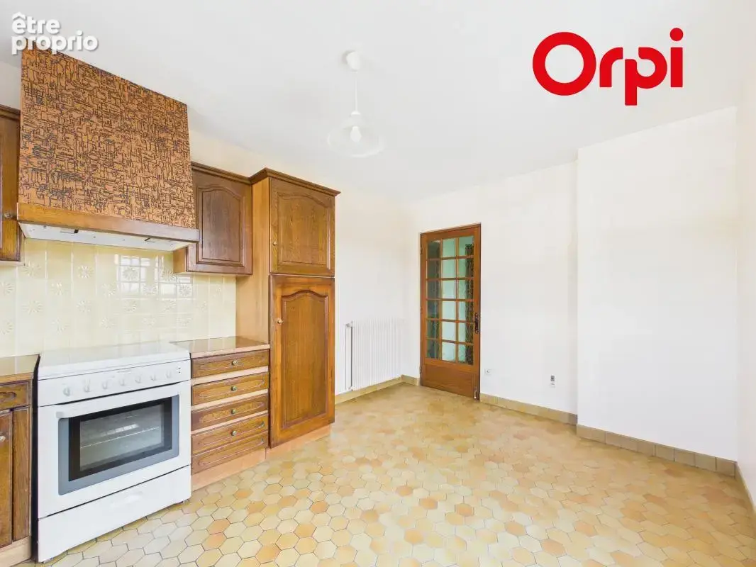 Maison familiale sur sous-sol complet à Brionne - photo 8