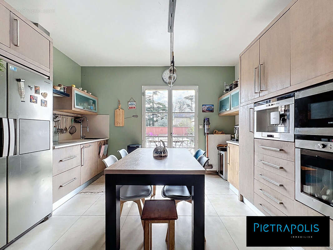 Maison 178 m² à Civrieux  - photo 9