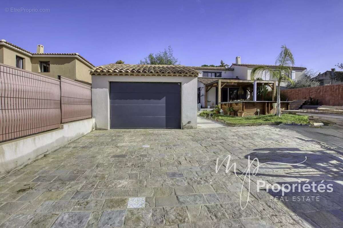 Maison à BORMES-LES-MIMOSAS