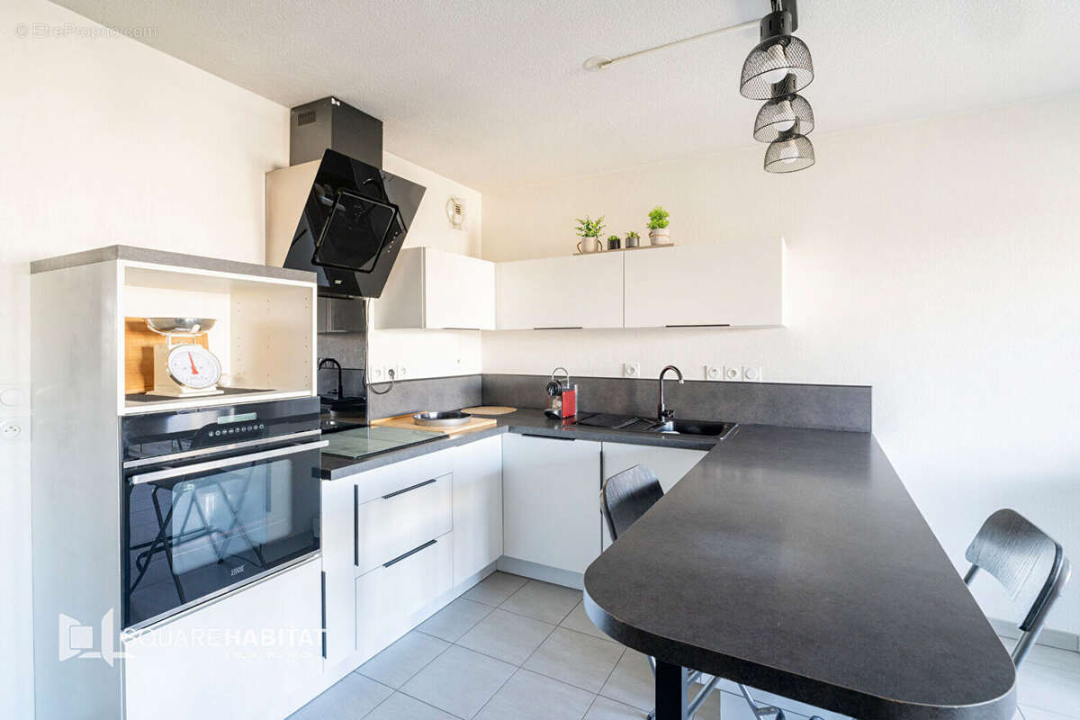Appartement à MARSEILLE-3E