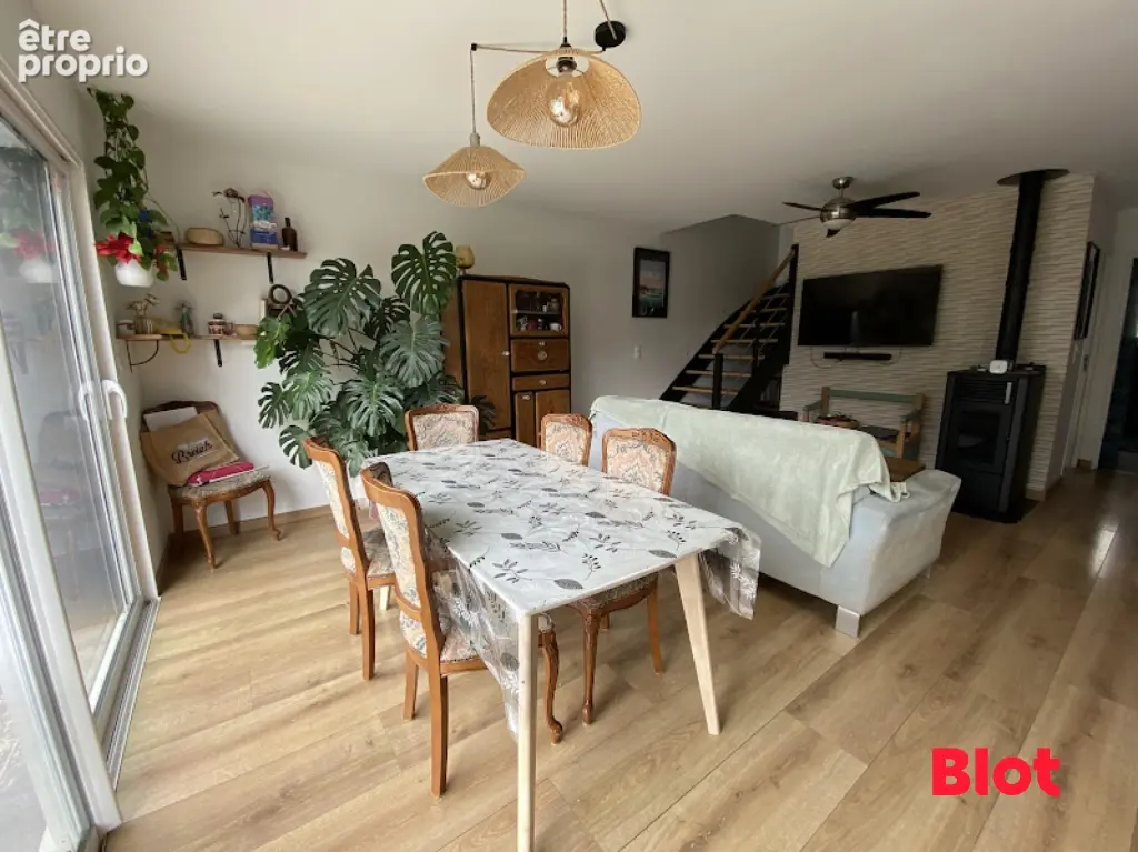 Maison 6 pièces 101 m² à vendre à Chateaugiron (35410) - photo 3