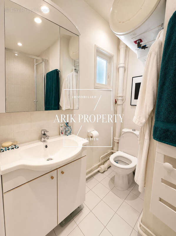 Appartement à PARIS-17E