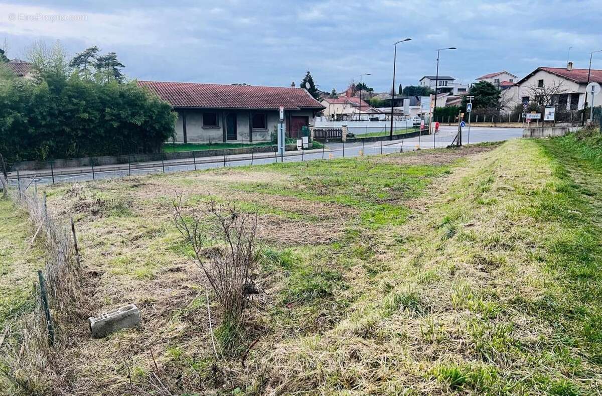 Terrain à CAILLOUX-SUR-FONTAINES