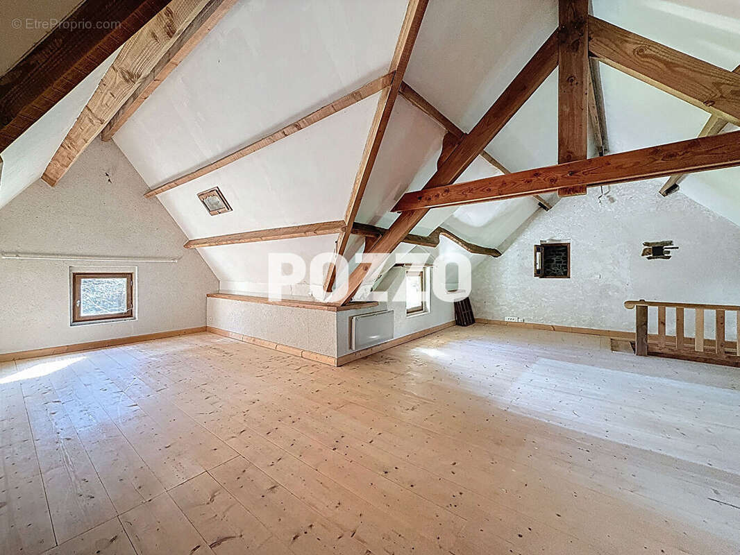 Maison de caractère 5 pièces avec jardin et dépendance - LE MESNIL - Terrain de 2494 m² - photo 8