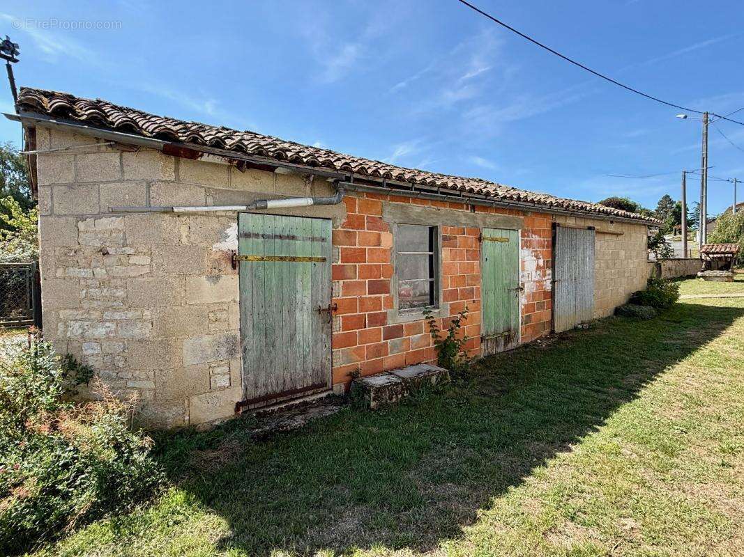 Maison à SAINT-COUTANT