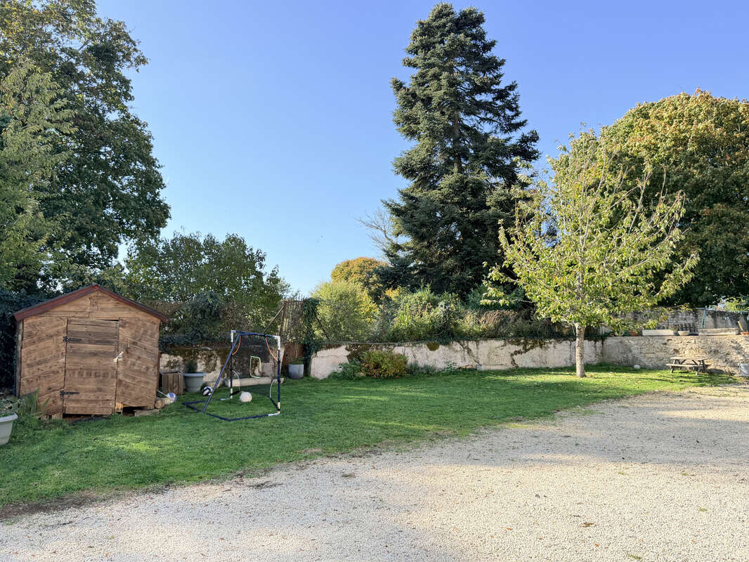 Maison à SAINT-GEORGES-LES-BAILLARGEAUX