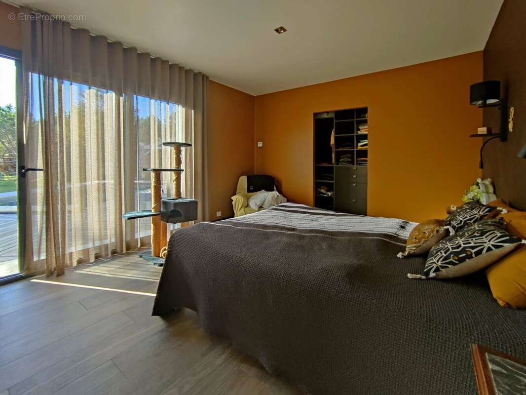 Maison à CABANAC-ET-VILLAGRAINS