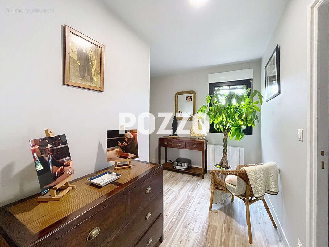 A Vendre - Cuves - Maison 6 pièce(s) 215 m² - photo 10
