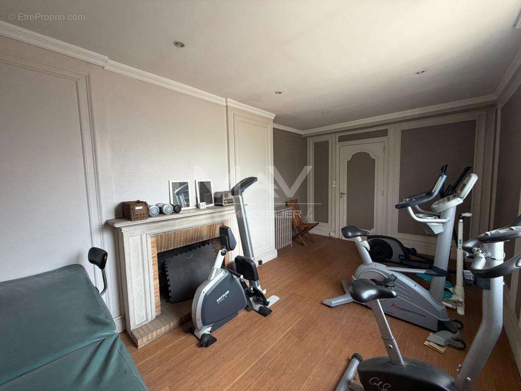 Appartement 230 m² à Tourcoing  - photo 7