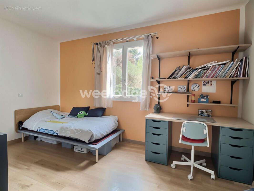 Chambre 2 - Maison à PEYNIER