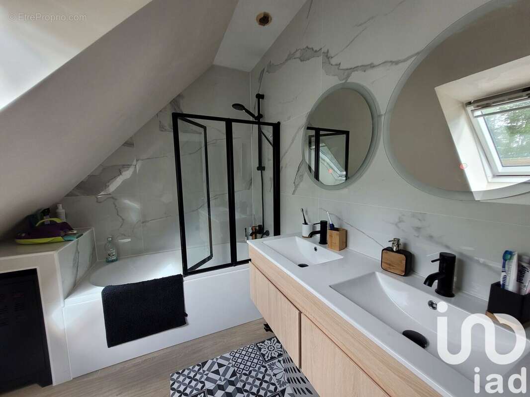 Photo 8 - Maison à LA CELLE-LES-BORDES