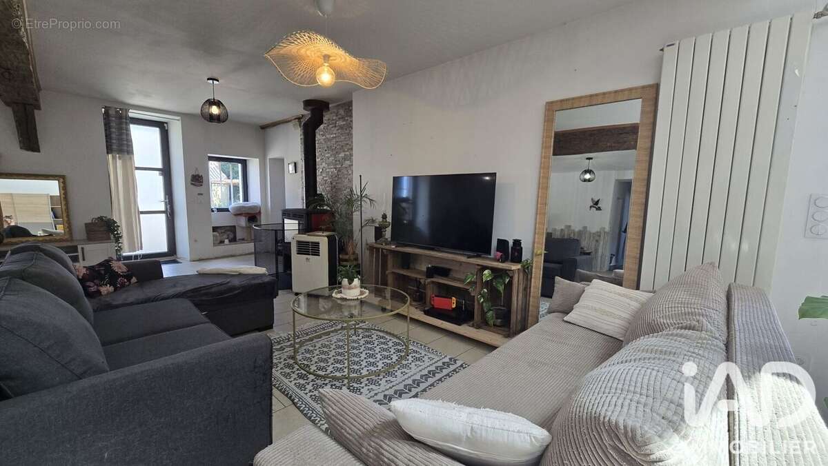 Maison 142 m² à Saint-Aubin-Des-Coudrais  - photo 5