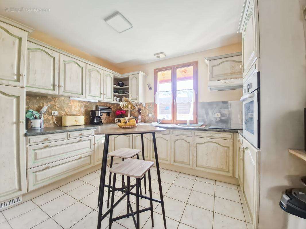 Maison à NOYEN-SUR-SARTHE