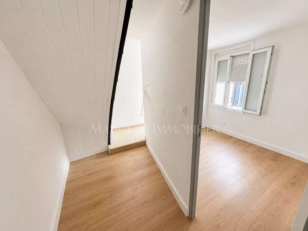 Charmante maison de village T3 de 65 m² entièrement rénovée. - photo 6