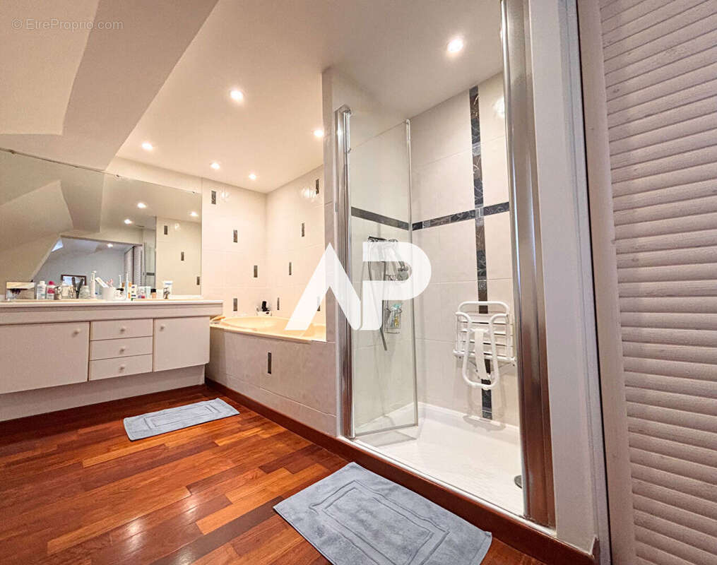 Maison à MONTMORENCY