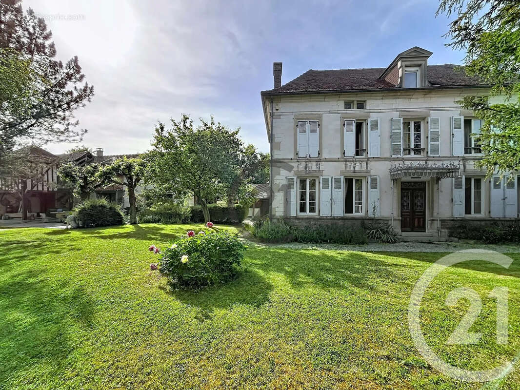 Maison 191 m² à Nogent-Sur-Aube  - photo 2