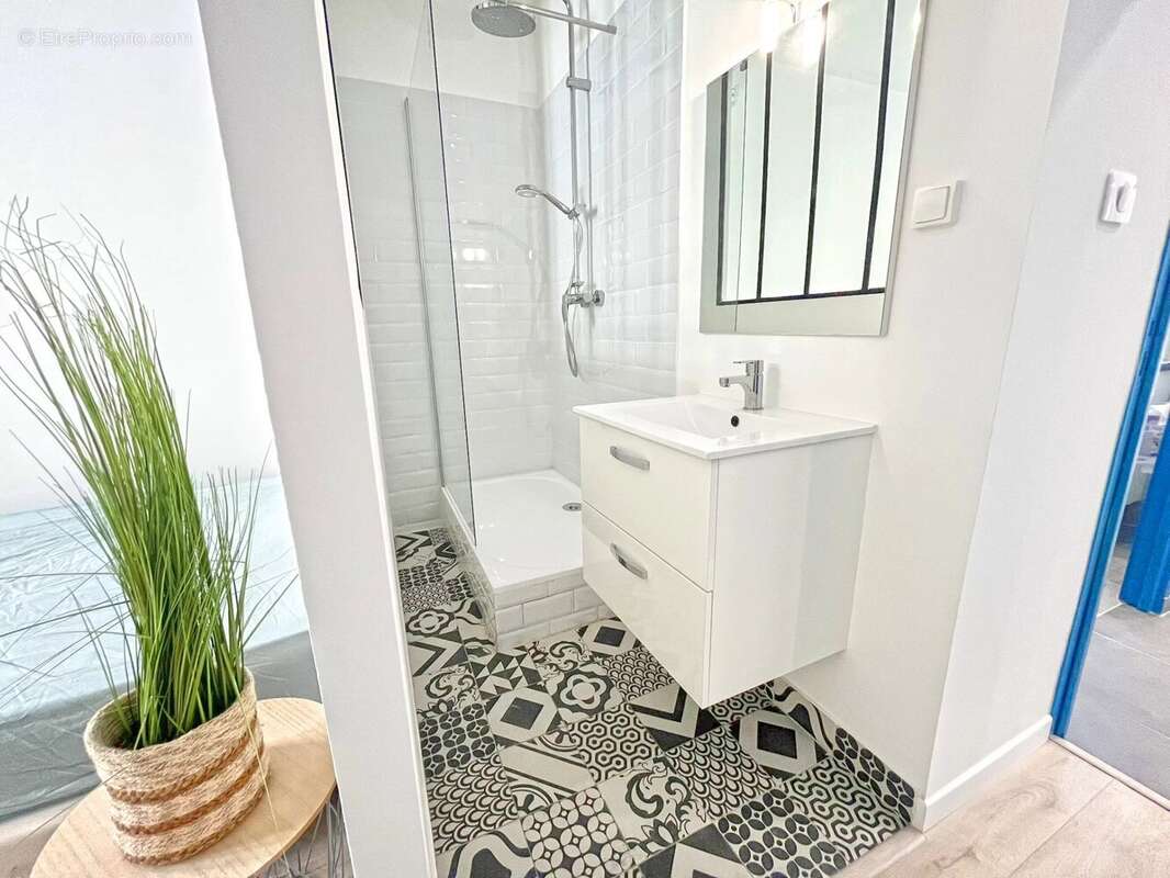 Liberation - 3p 62m² entierement refait a neuf - 320.000 € - photo 5