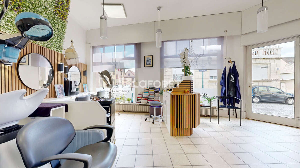 Bischheim - murs commerciaux + fonds de commerce - belle visibilité - photo 5