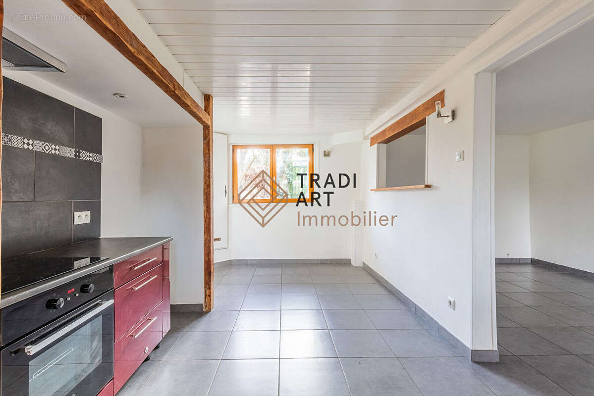 Maison à SAINTE-GENEVIEVE-DES-BOIS