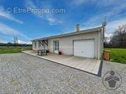 Maison à SAINT-CHRISTOLY-DE-BLAYE