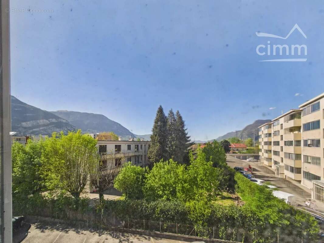 Appartement à FONTAINE