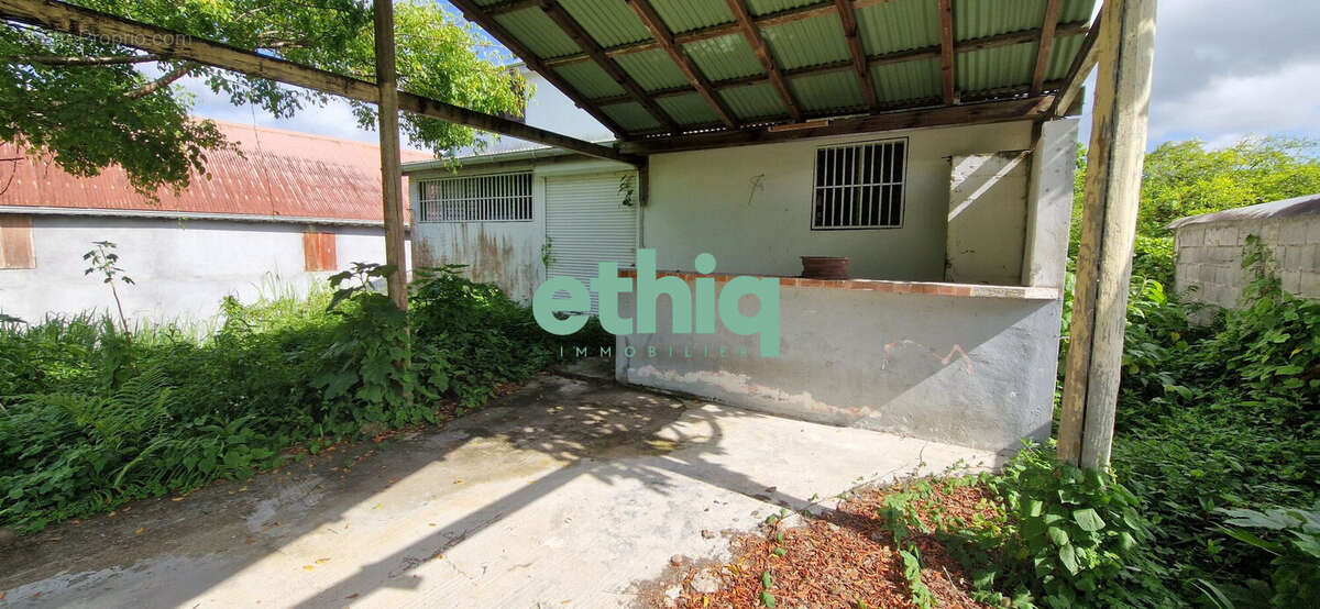 Terrasse arrière - Maison à MORNE-A-L&#039;EAU