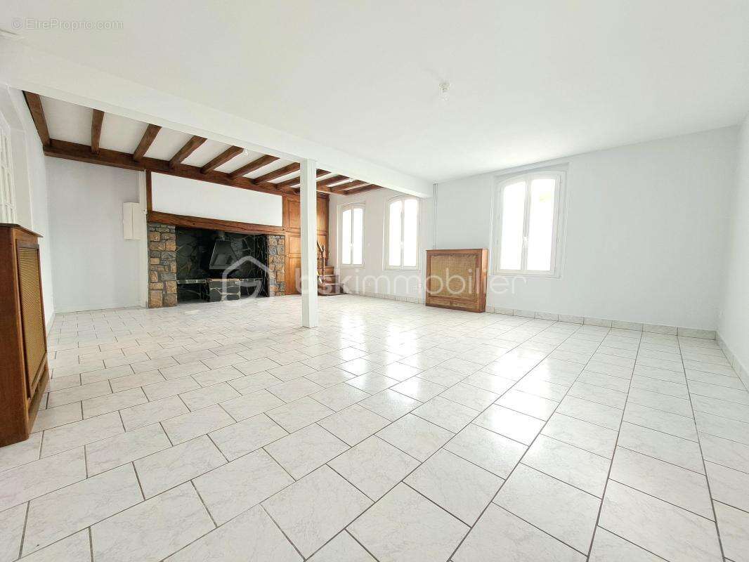 Maison à MAREUIL-CAUBERT