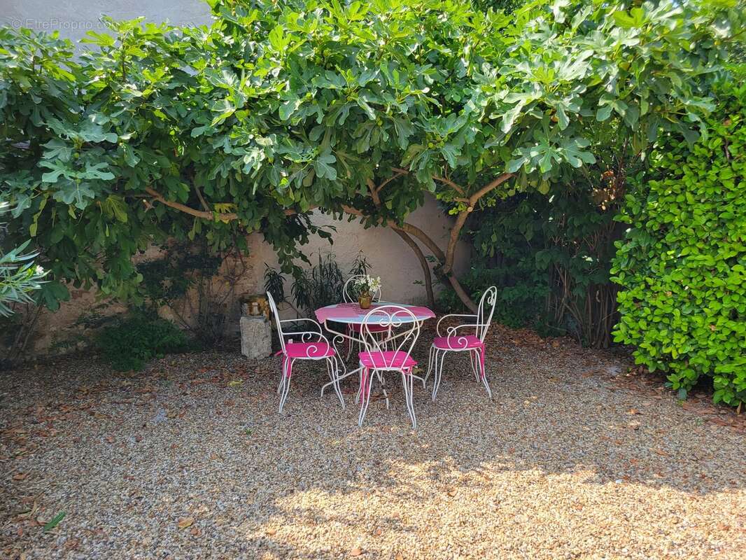 Belle maison de caractère avec jardin privé - photo 14