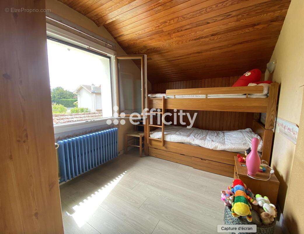 Maison 150 m² à Feurs  - photo 11