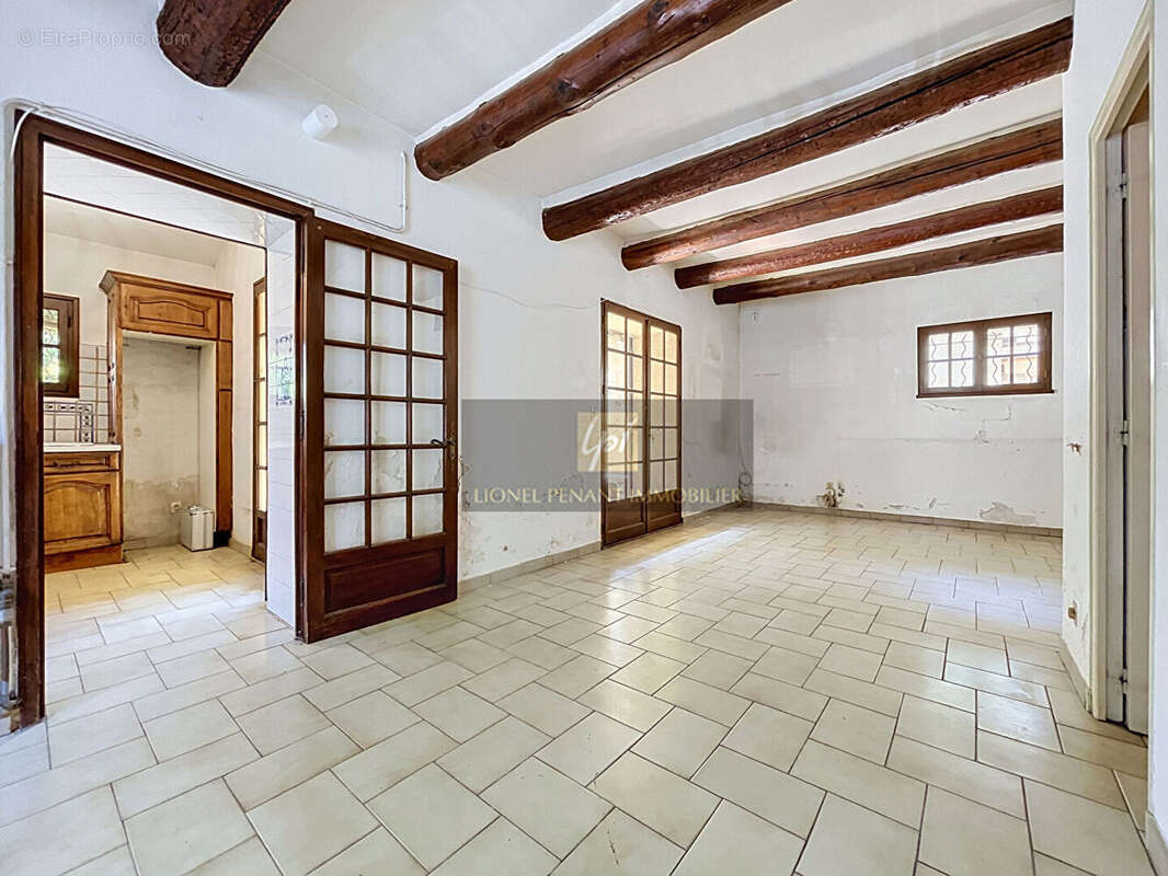 Carpentras maison de ville t4 110m2 a rafraichir avec piscine et pool house - photo 5