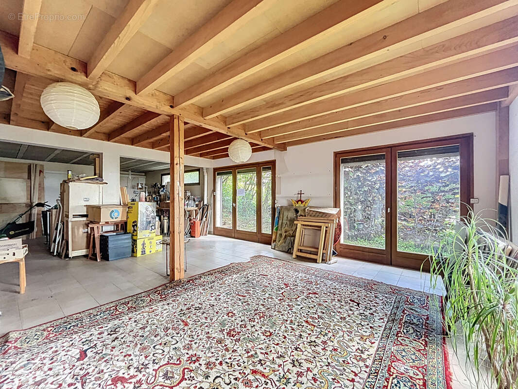 Maison à CORCELLES-LES-MONTS