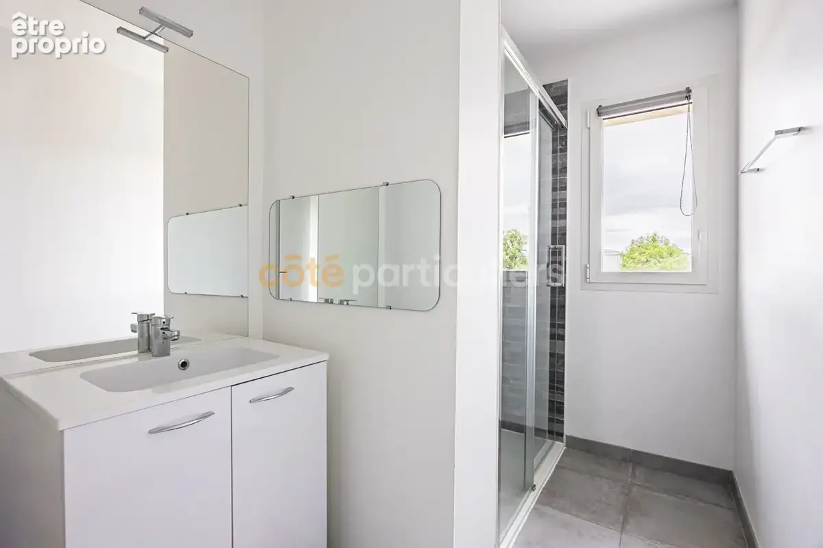 Saint-léger-les-vignes -- appartement t3 -- 64m2 -- 2 chambres -- balcon -- parking -- cave -- au coeur de saint-léger - photo 9