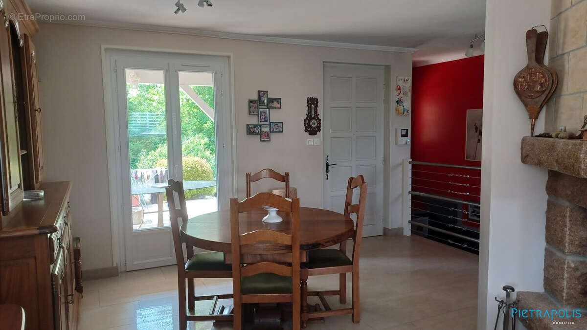 Maison 163 m² à Dommartin  - photo 5