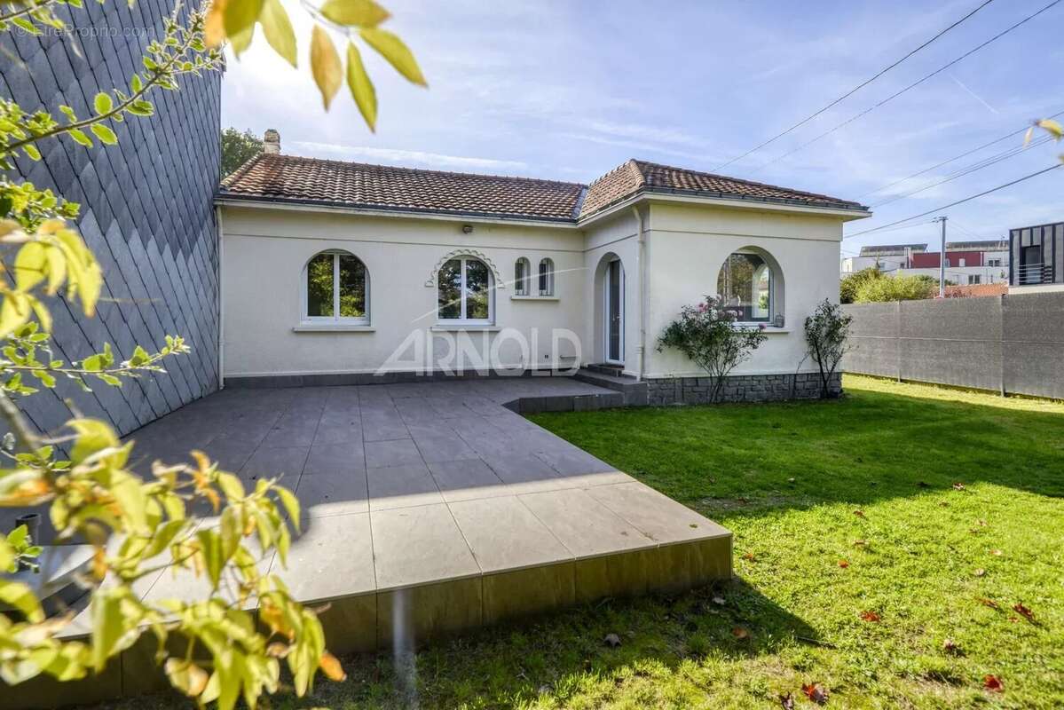 Maison à SAINT-SEBASTIEN-SUR-LOIRE