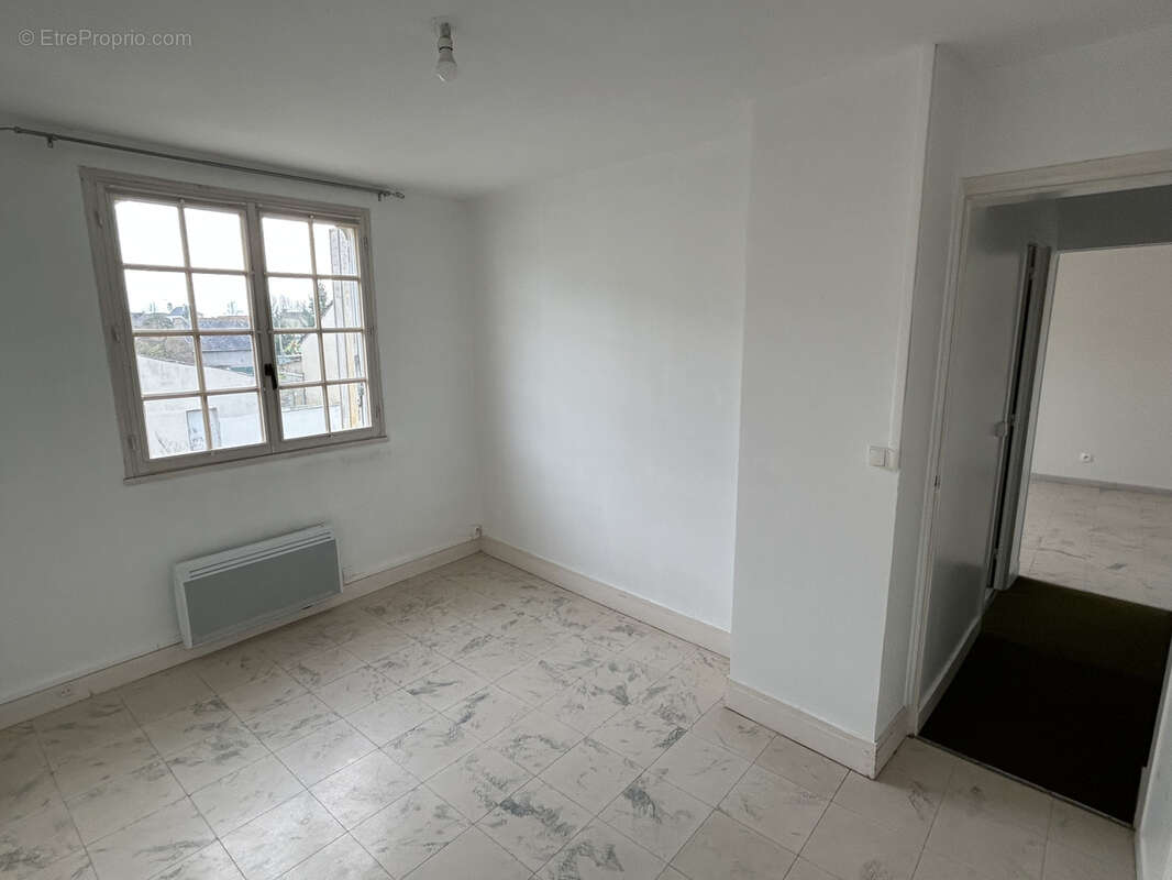 Maison à SAINT-JUST-SUR-DIVE