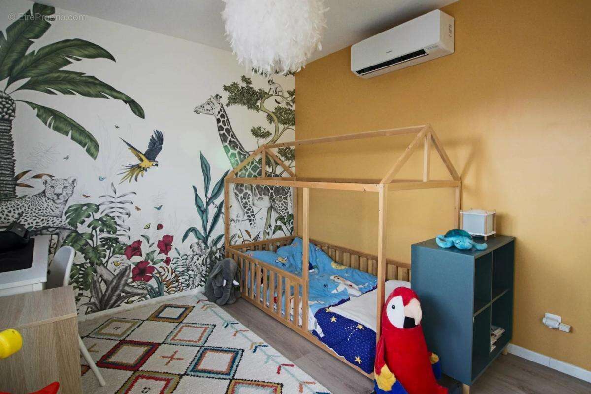 Maison à VAUX-LE-PENIL